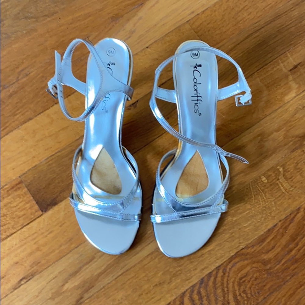 Silver Heels - Picture 3 of 5